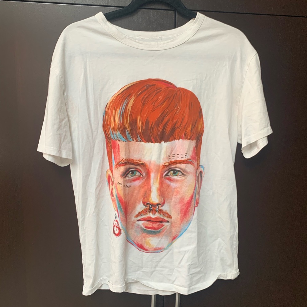 Funky face graphic tee